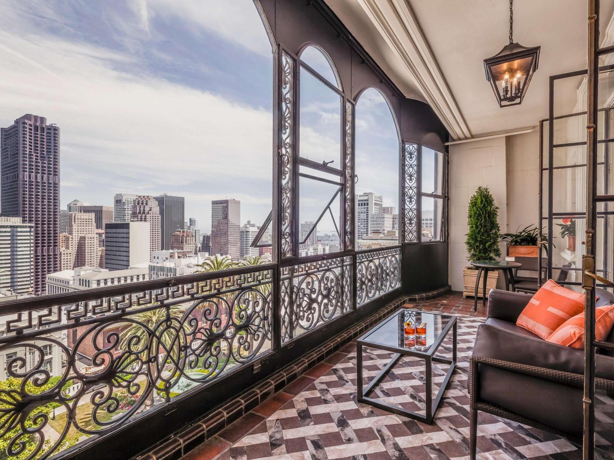Fairmont San Francisco Hotel Exterior photo A view of the balcony of a suite at the St. Regis San Francisco