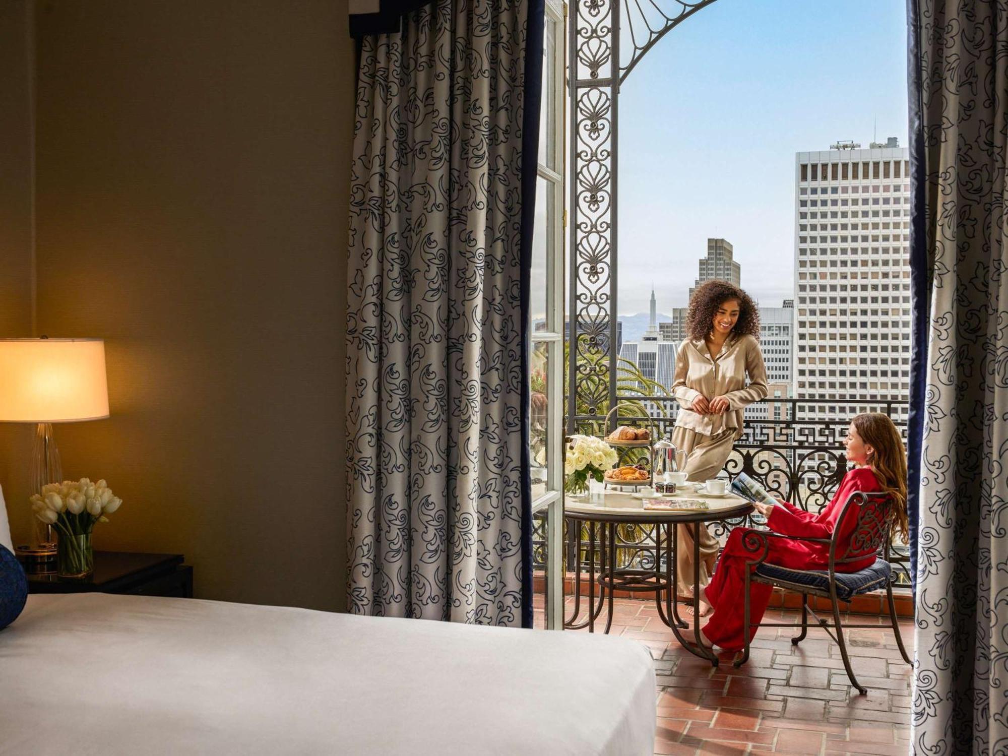 Fairmont San Francisco Hotel Exterior photo A guest suite at the St. Regis Bangkok