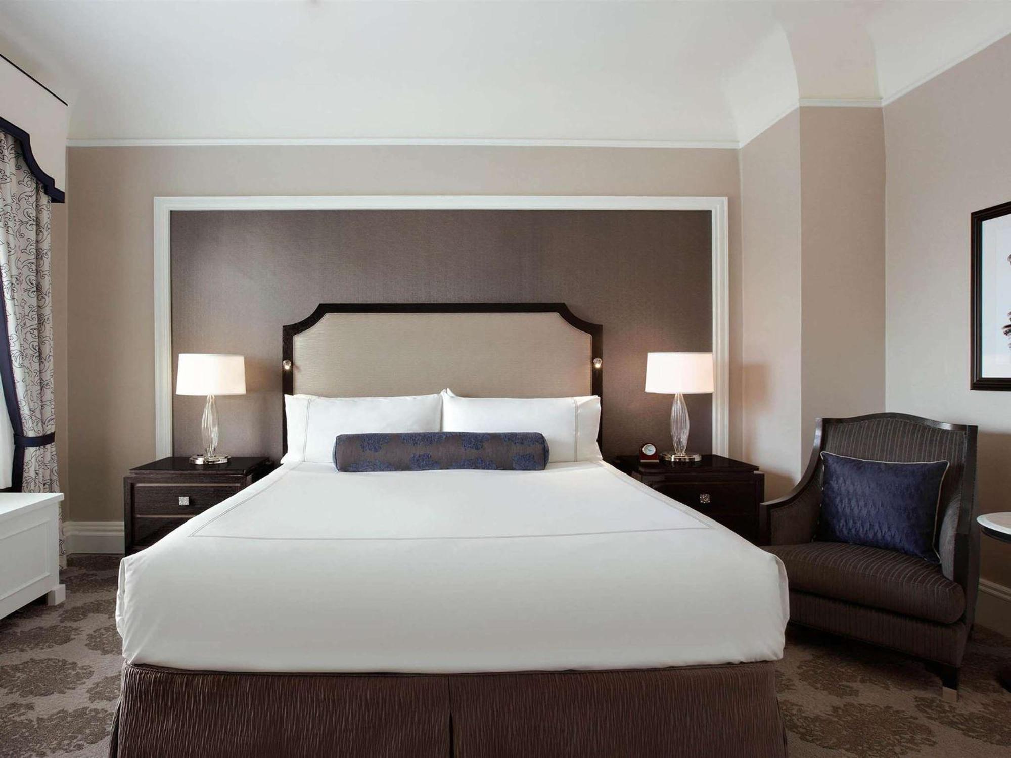 Fairmont San Francisco Hotel Exterior photo A bedroom at the Four Seasons Hotel